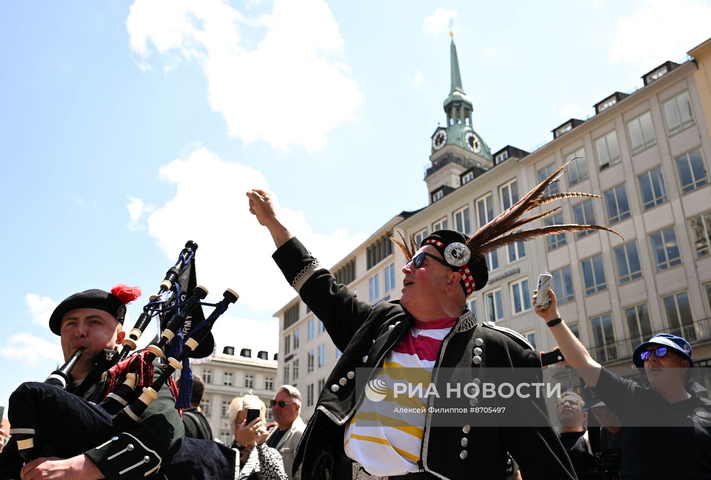 Болельщики на центральной площади Мюнхена перед УЕФА ЕВРО-2024 