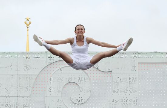 Выставка "Россия". Театрализованное шествие от Московского исторического фестиваля "Времена и эпохи" 