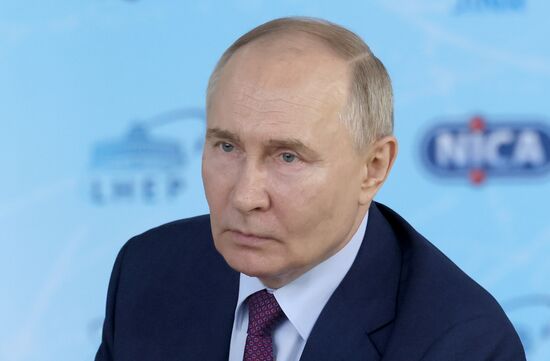 Рабочая поездка президента Владимира Путина в Московскую область