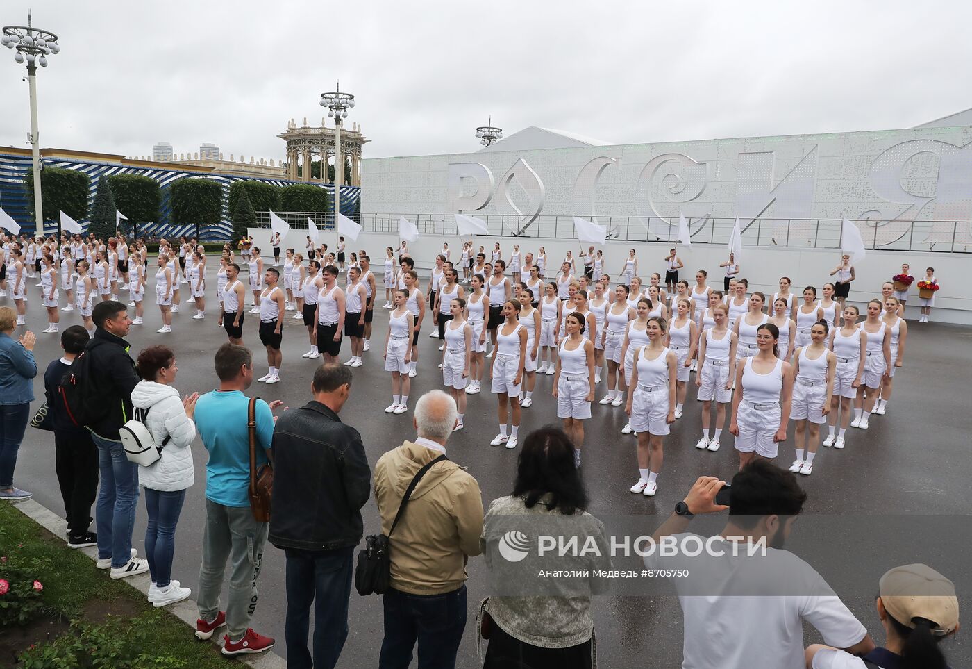 Выставка "Россия". Театрализованное шествие от Московского исторического фестиваля "Времена и эпохи" 