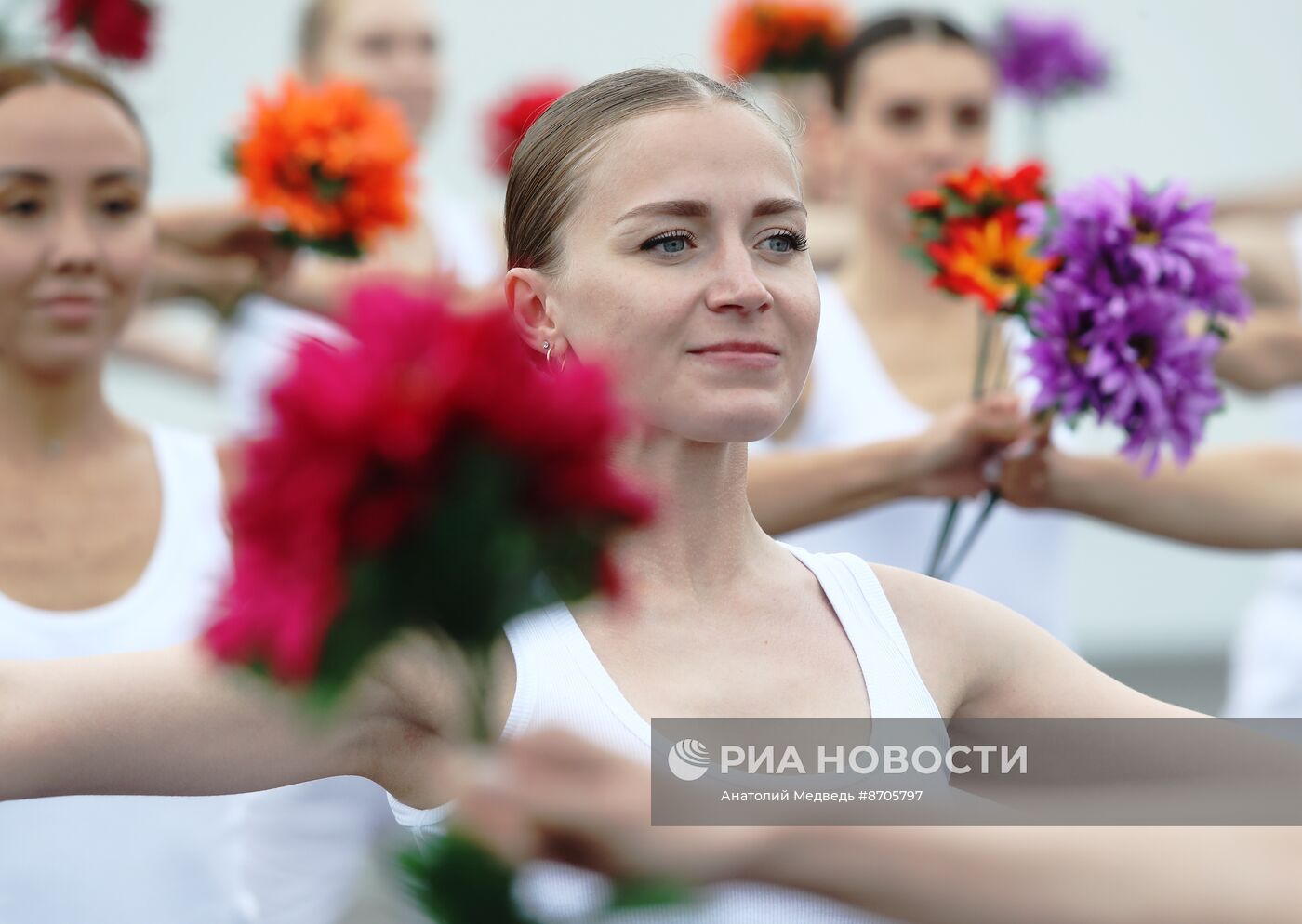 Выставка "Россия". Театрализованное шествие от Московского исторического фестиваля "Времена и эпохи" 