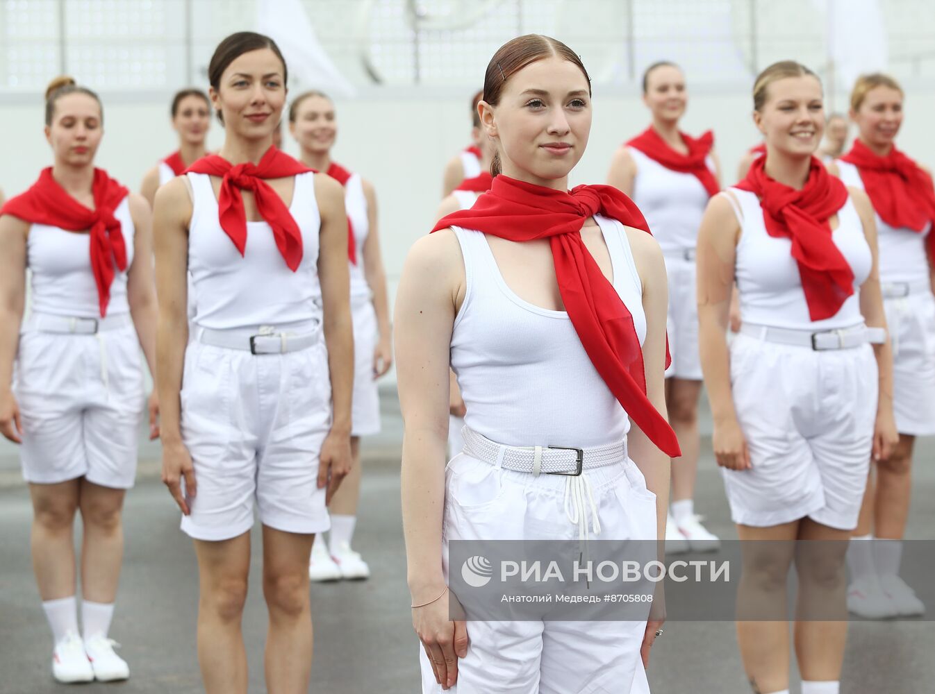 Выставка "Россия". Театрализованное шествие от Московского исторического фестиваля "Времена и эпохи" 