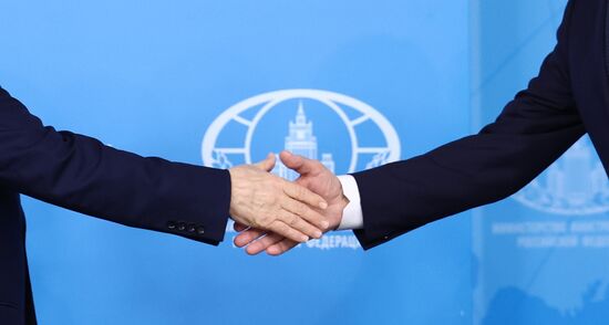 Президент Владимир Путин встретился с руководством МИД РФ