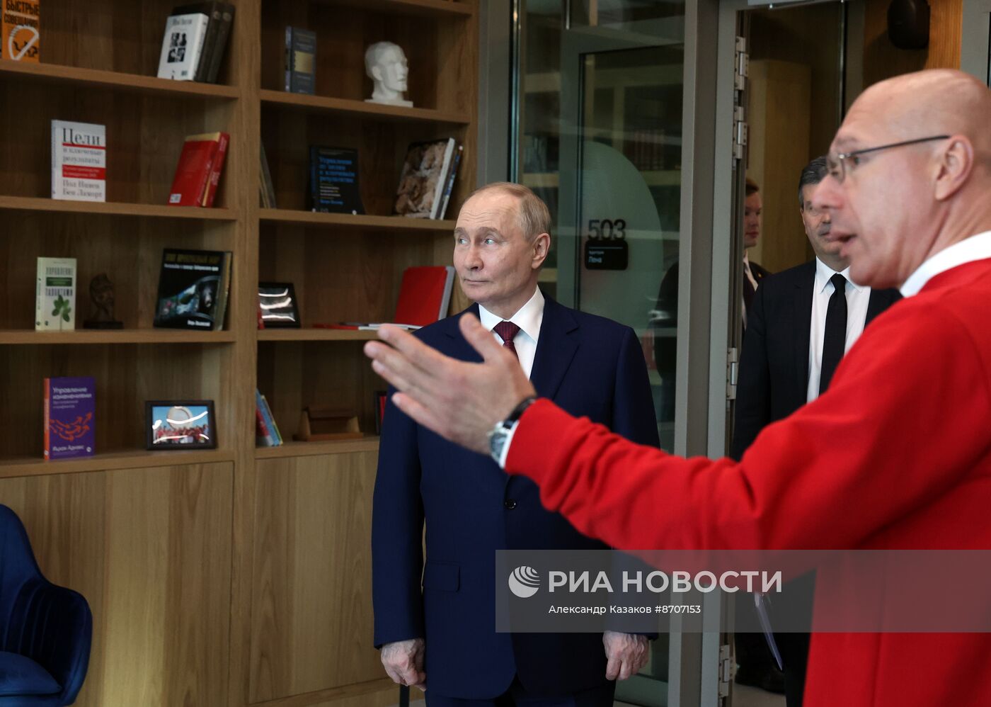 Президент Владимир Путин посетил мастерскую управления "Сенеж"