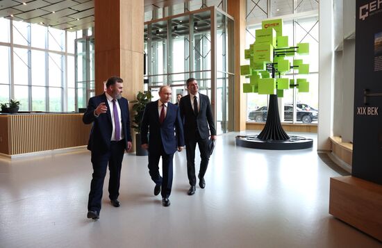 Президент Владимир Путин посетил мастерскую управления "Сенеж"