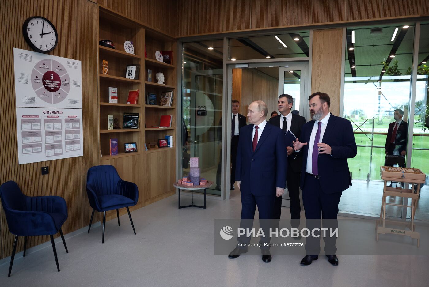 Президент Владимир Путин посетил мастерскую управления "Сенеж"