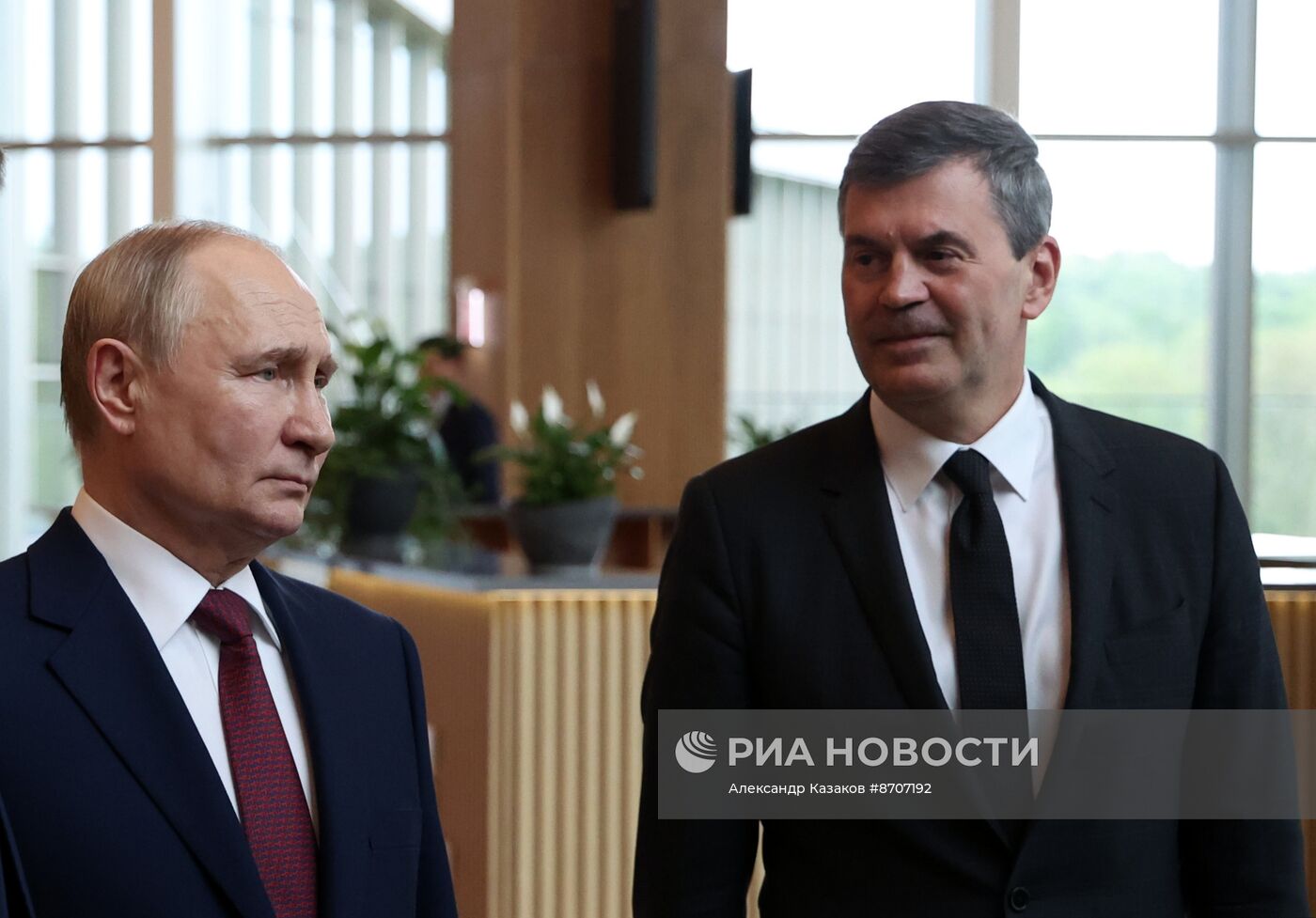 Президент Владимир Путин посетил мастерскую управления "Сенеж"