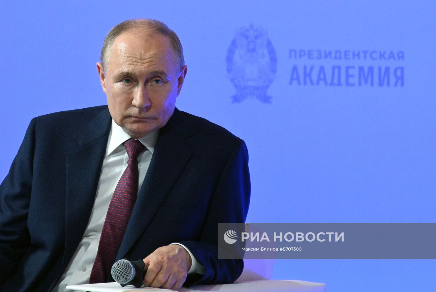 Президент Владимир Путин посетил мастерскую управления "Сенеж"