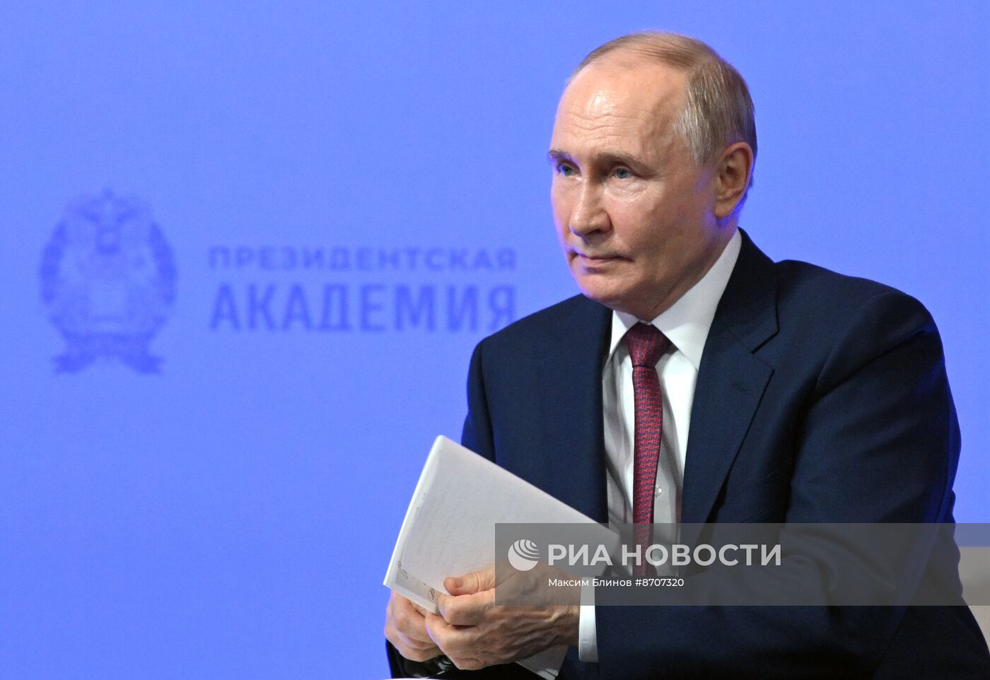 Президент Владимир Путин посетил мастерскую управления "Сенеж"