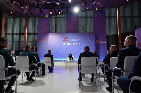 Президент Владимир Путин посетил мастерскую управления "Сенеж"