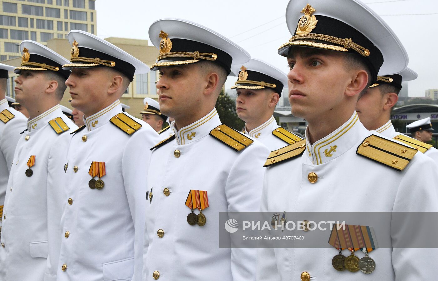 Выпускной в Тихоокеанском высшем военно-морском училище имени С.О. Макарова  | РИА Новости Медиабанк