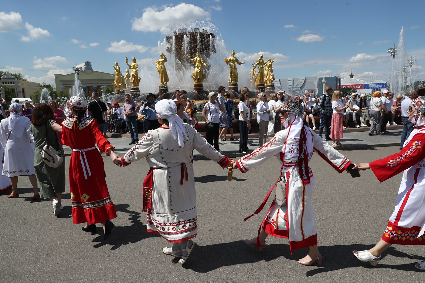 Выставка "Россия". Торжественное открытие праздника "Акатуй"