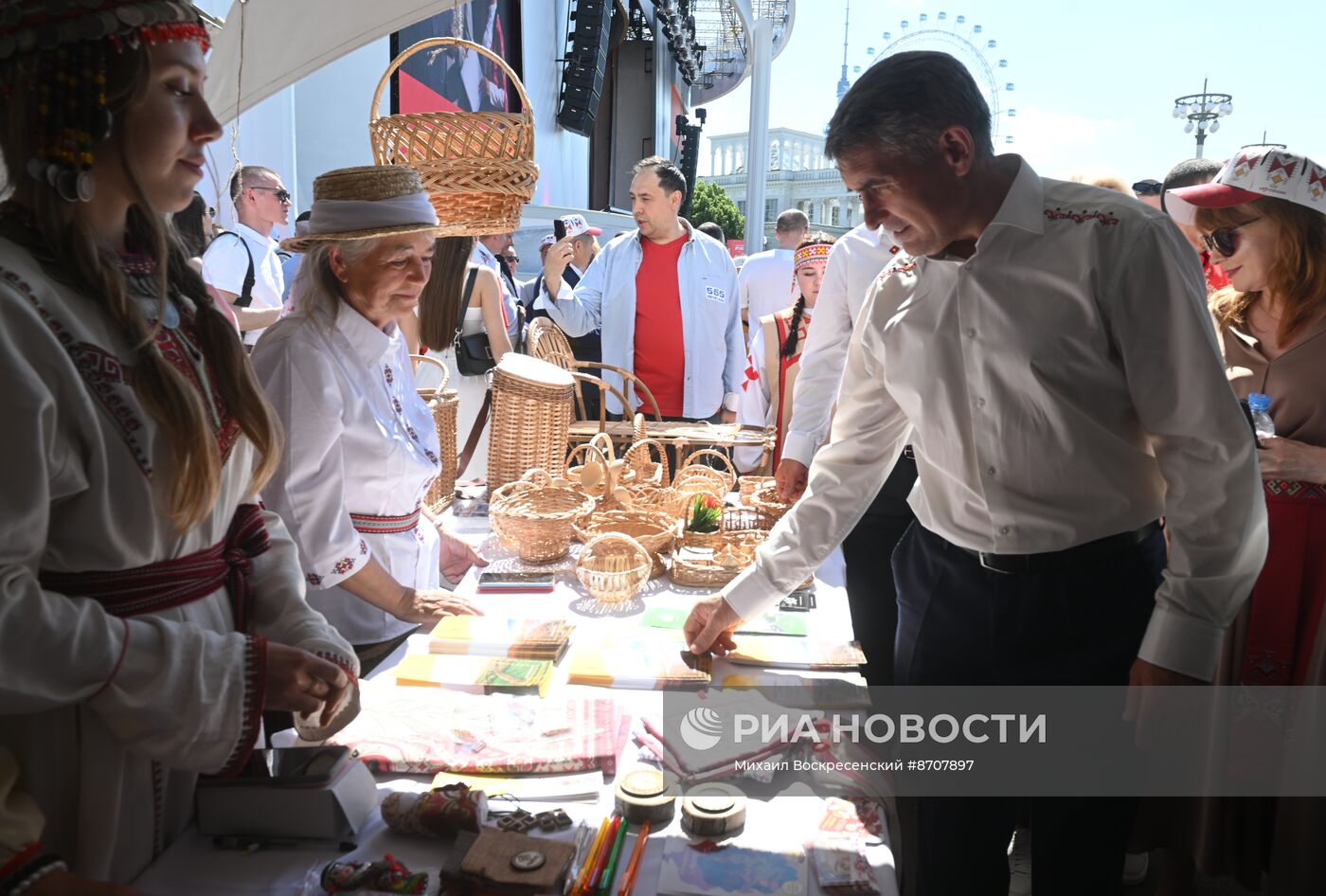 Выставка "Россия". Торжественное открытие праздника "Акатуй"