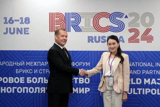Рабочая поездка зампреда Совбеза РФ Дмитрия Медведева в Дальневосточный федеральный округ