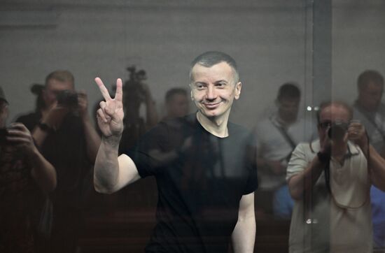 Оглашение приговора по делу о покушении на первого главу ДНР А. Захарченко и убийстве комбата А. Павлова