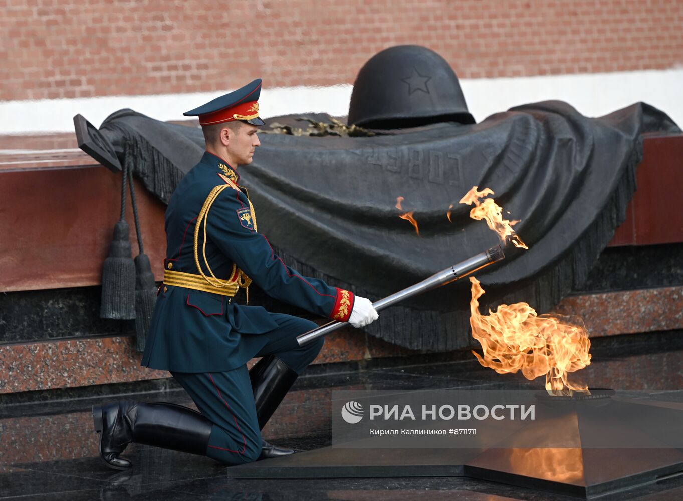 Профилактика Вечного огня в Александровском саду 