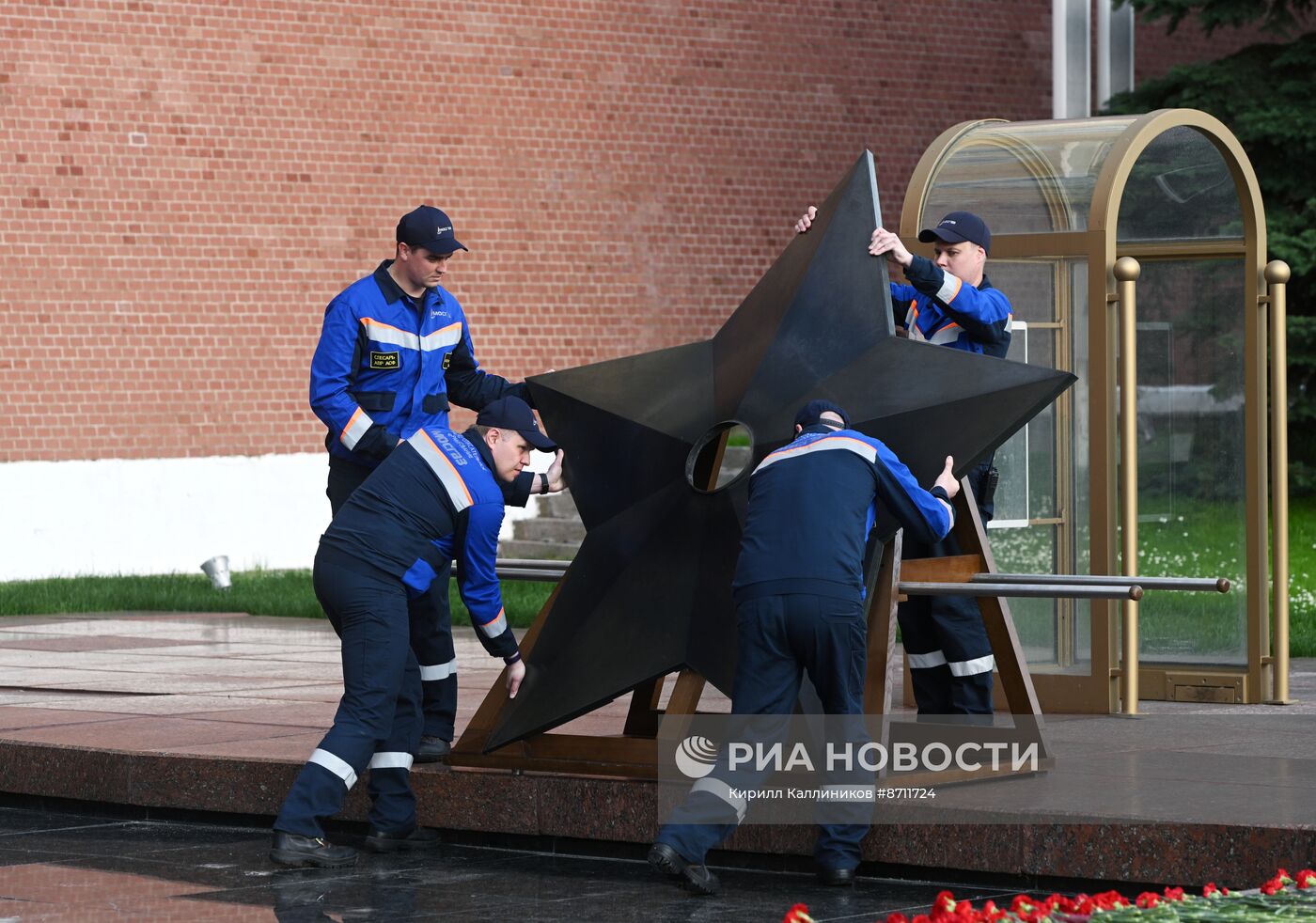 Профилактика Вечного огня в Александровском саду 