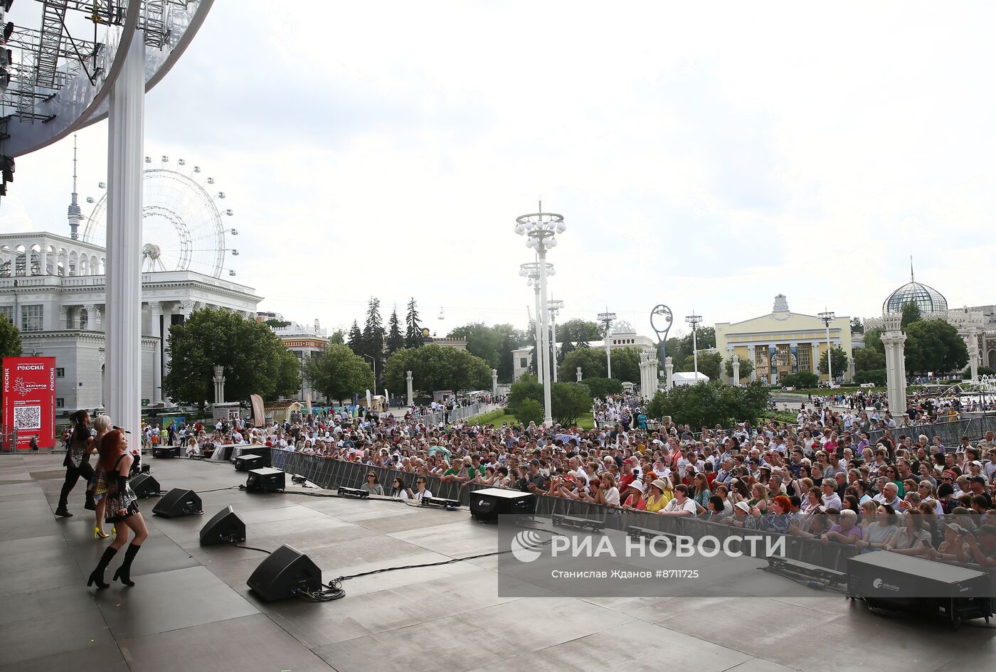 Выставка "Россия". Мордовский национально-фольклорный праздник "Шумбрат"