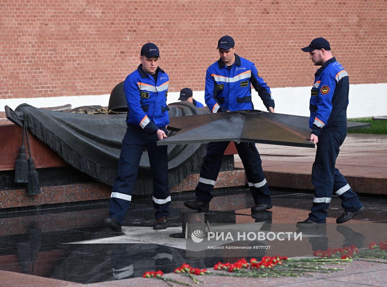 Профилактика Вечного огня в Александровском саду