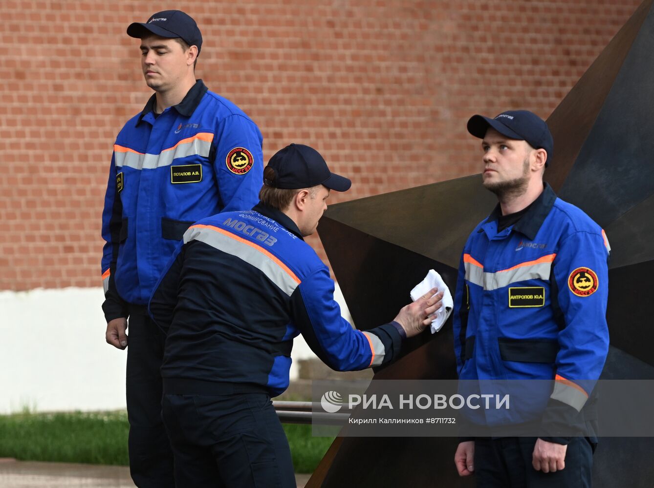 Профилактика Вечного огня в Александровском саду 