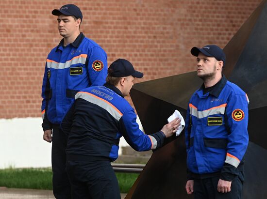 Профилактика Вечного огня в Александровском саду 