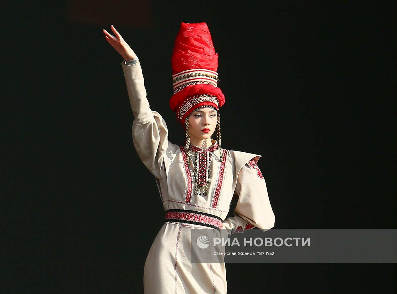 Выставка "Россия". Мордовский национально-фольклорный праздник "Шумбрат"