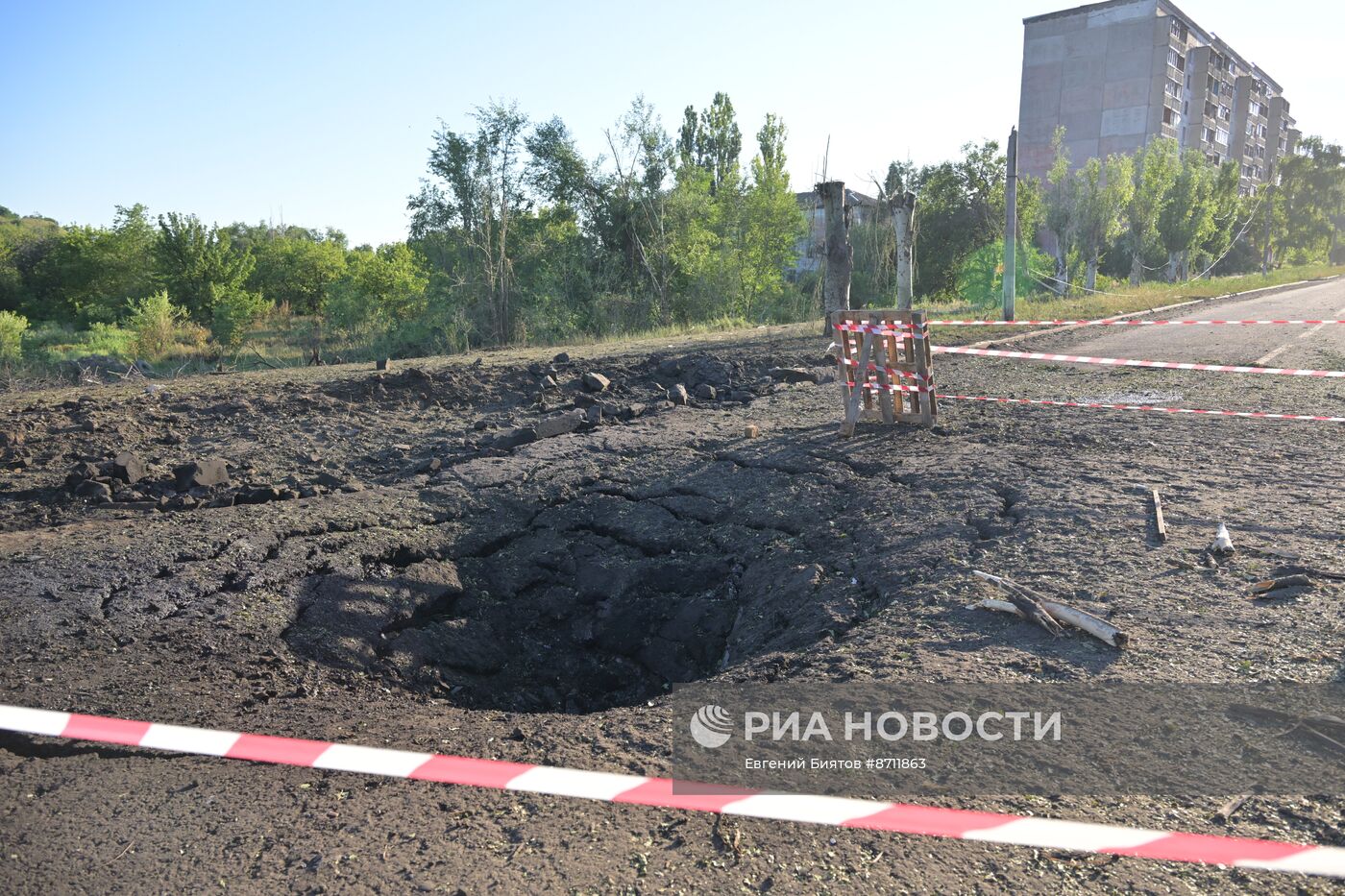 Последствия обстрела ВСУ Первомайска в ЛНР