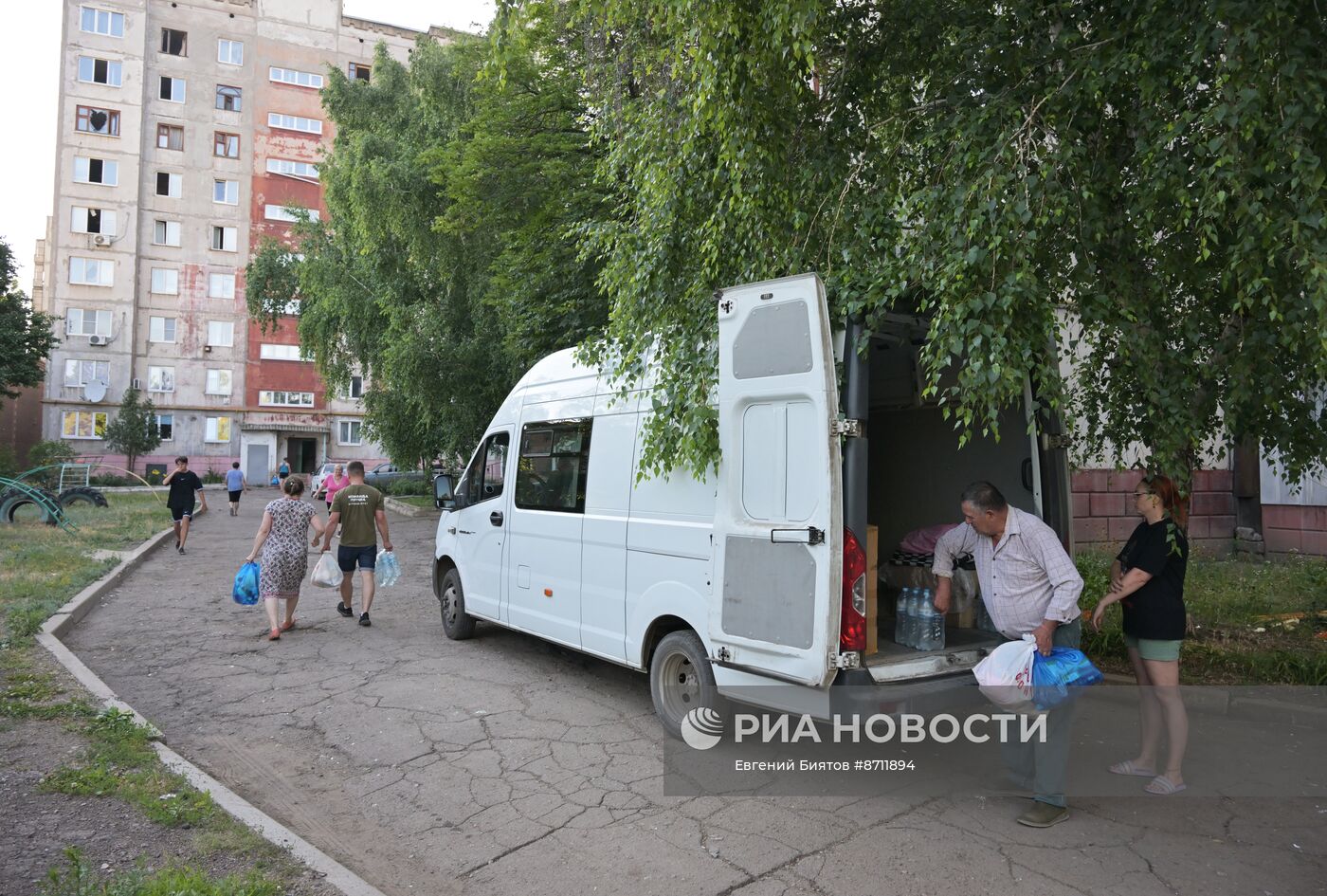 Последствия обстрела ВСУ Первомайска в ЛНР