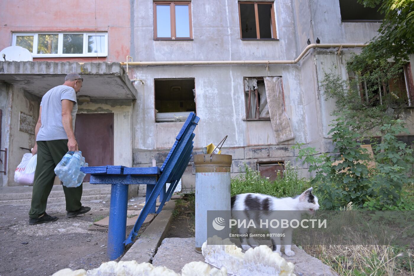 Последствия обстрела ВСУ Первомайска в ЛНР