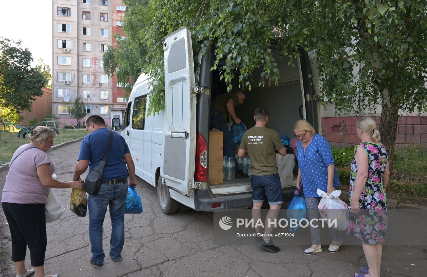 Последствия обстрела ВСУ Первомайска в ЛНР