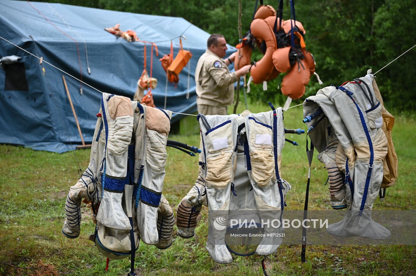 Тренировки космонавтов в случае приземления на водную поверхность