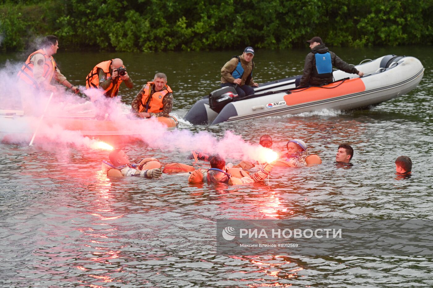 Тренировки космонавтов в случае приземления на водную поверхность