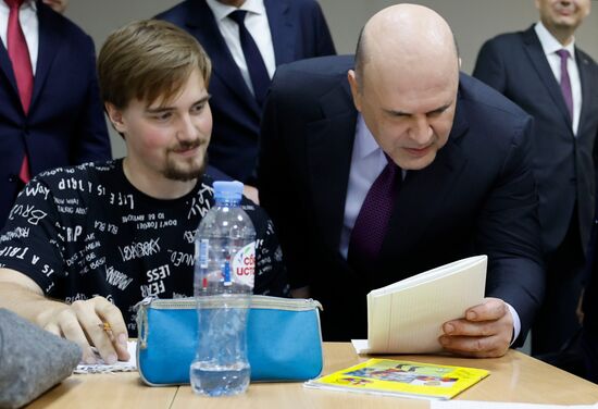 Премьер-министр Михаил Мишустин посетил МГТУ "СТАНКИН"