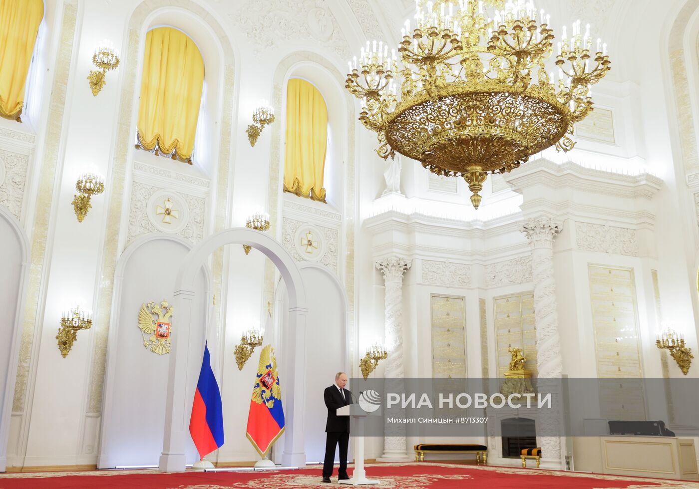 Президент Владимир Путин поздравил выпускников вузов Минобороны, МЧС, ФСБ, ФСО, Росгвардии, МВД, Следственного комитета и ФСИН