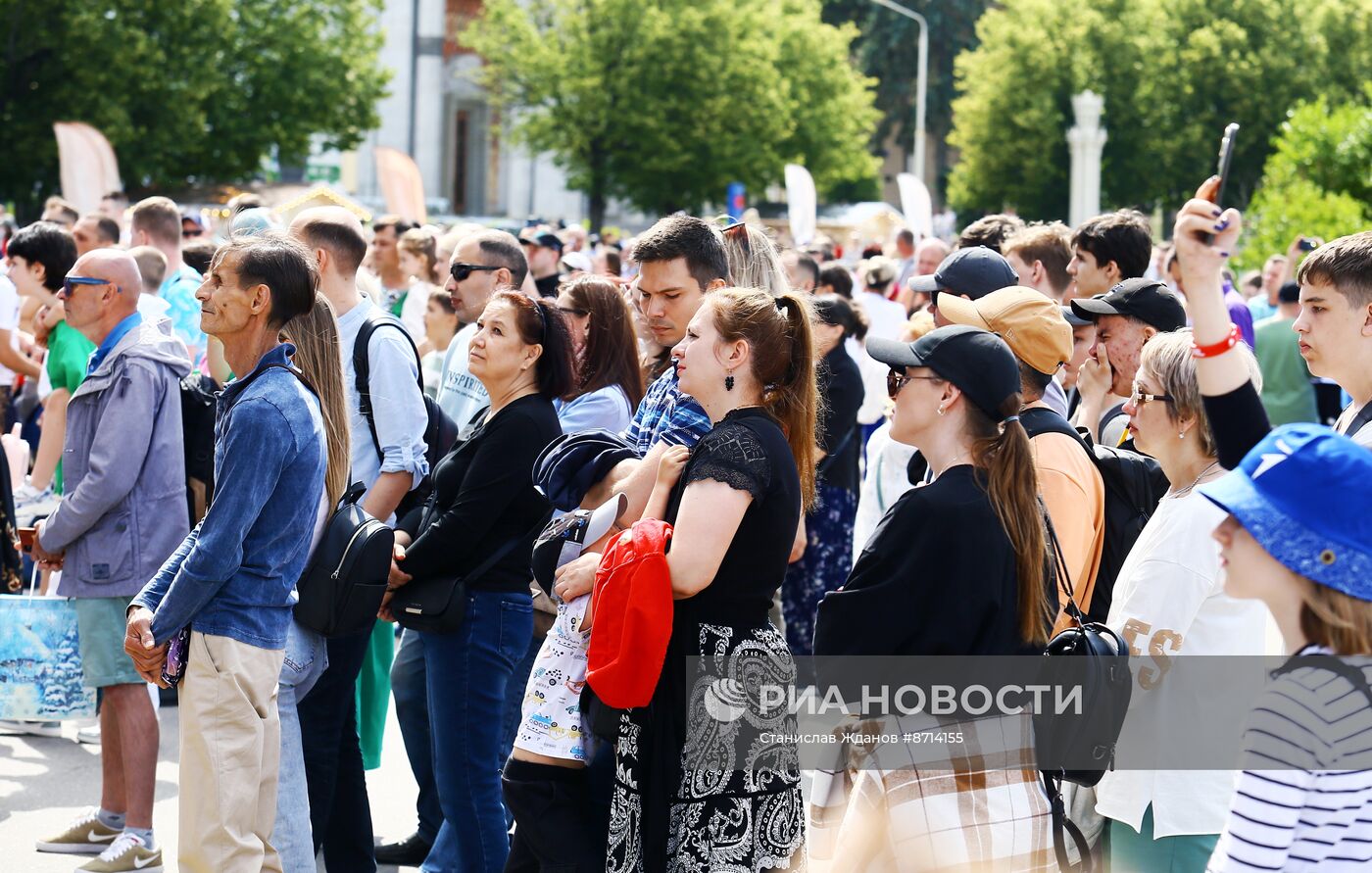 Выставка "Россия". Музыкально-поэтическая композиция "Реквием. Вечная слава героям"