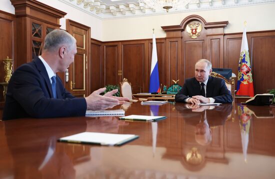Рабочая встреча президента Владимира Путина с губернатором Херсонской области Владимиром Сальдо