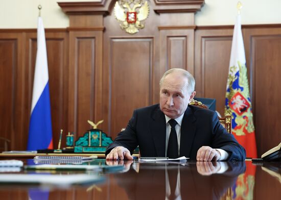 Рабочая встреча президента Владимира Путина с губернатором Херсонской области Владимиром Сальдо