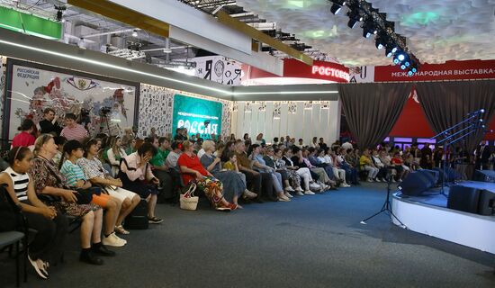 Выставка "Россия". Презентация театральных фестивалей Тамбовской области "Тамбовщина театральная"