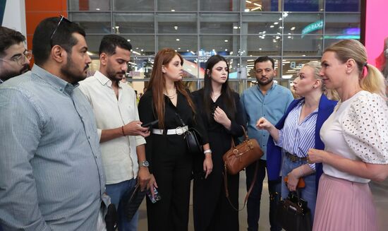 Выставка "Россия". Экскурсия для иностранных журналистов Russia Today