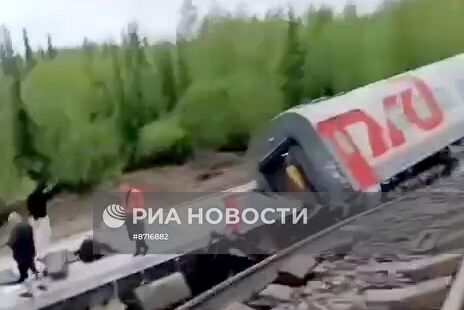 В Коми сошел с рельсов пассажирский поезд