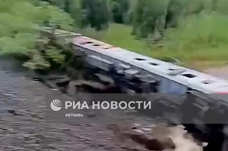 В Коми сошел с рельсов пассажирский поезд