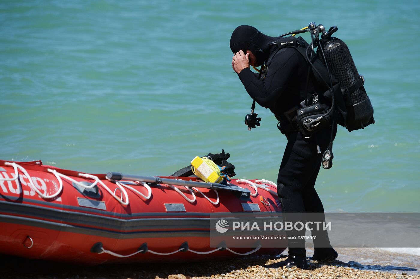 В Севастополе водолазы МЧС обнаружили неразорвавшийся боеприпас