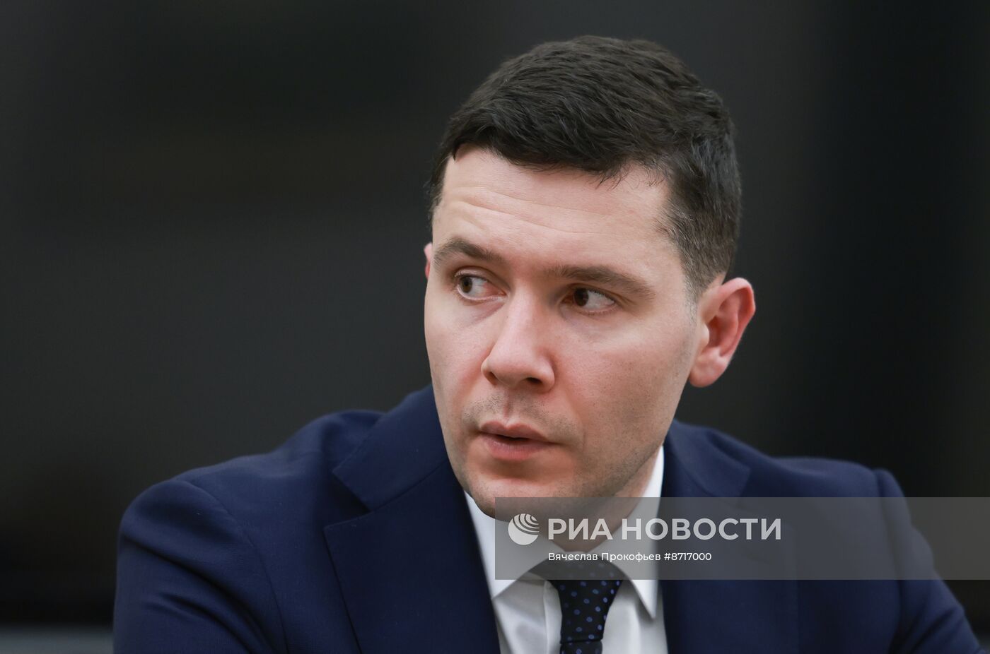 Президент Владимир Путин провел совещание по вопросам развития кораблестроения для обеспечения обороны и безопасности государства