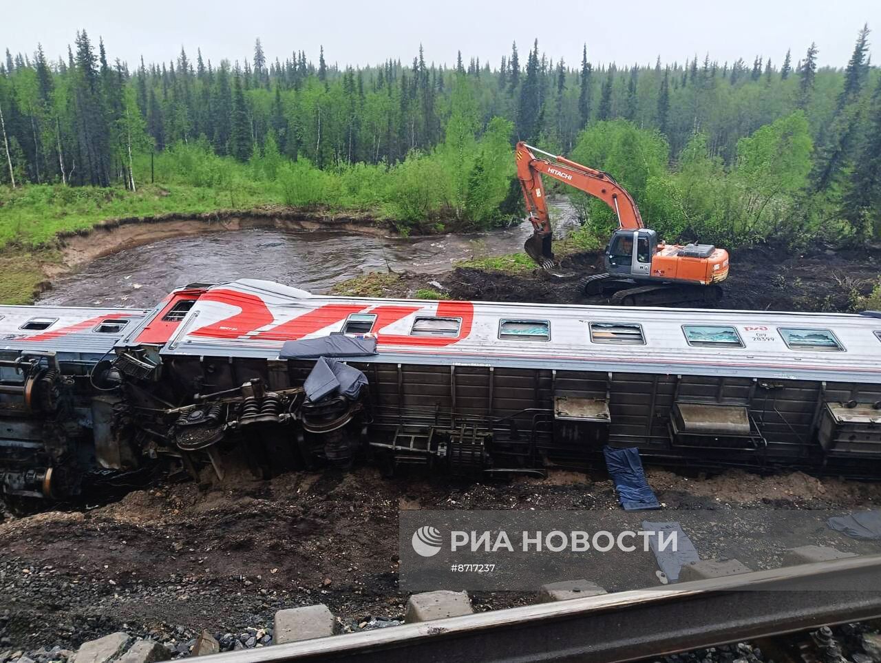 В Коми сошел с рельсов пассажирский поезд