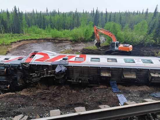 В Коми сошел с рельсов пассажирский поезд