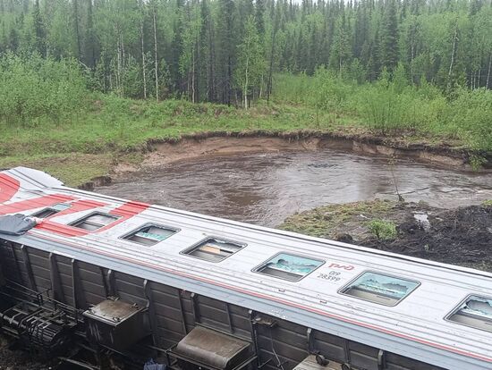 В Коми сошел с рельсов пассажирский поезд