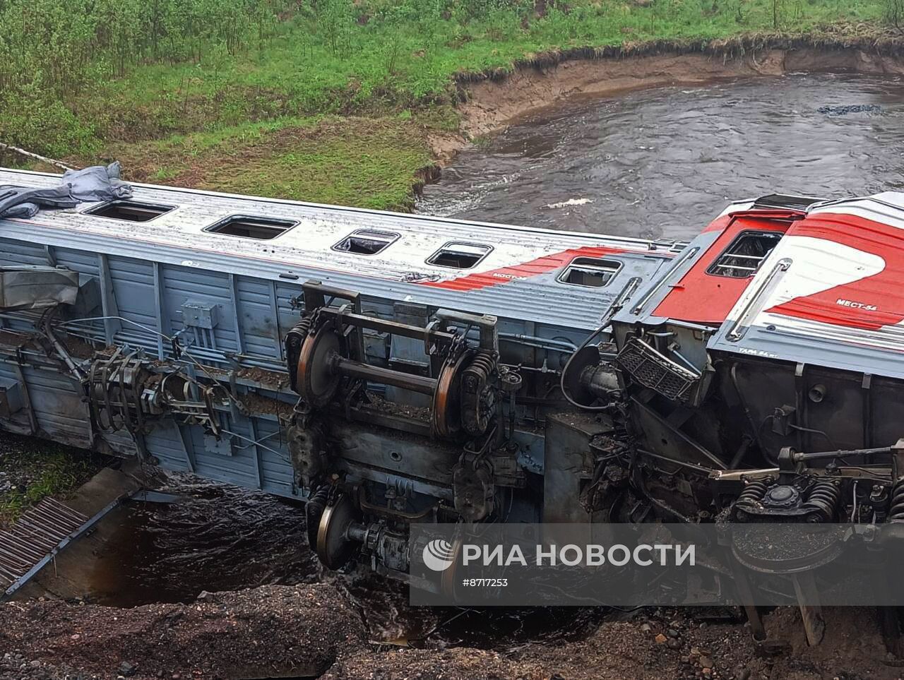 В Коми сошел с рельсов пассажирский поезд