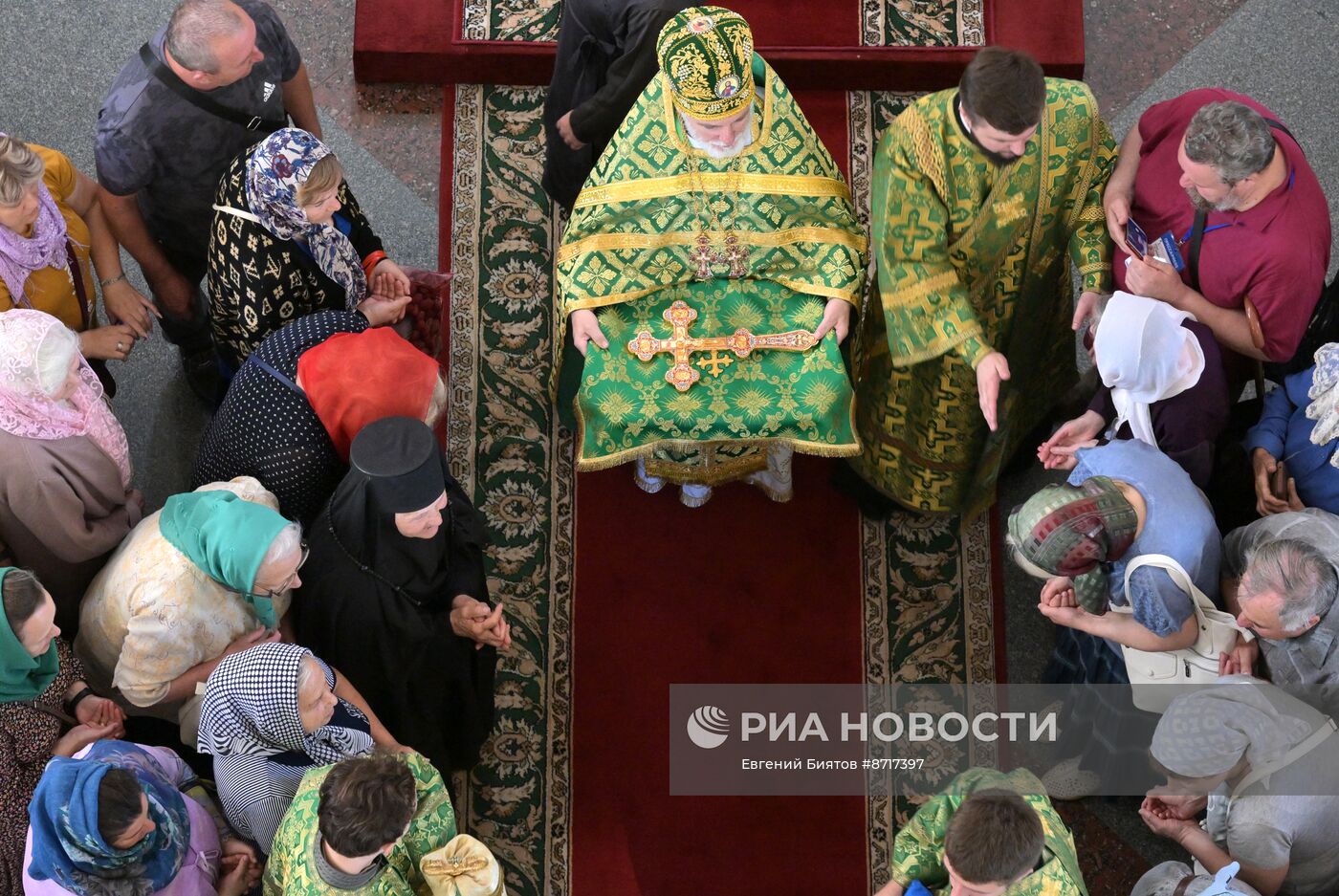 Праздничное богослужение по случаю 80-летия Луганской епархии