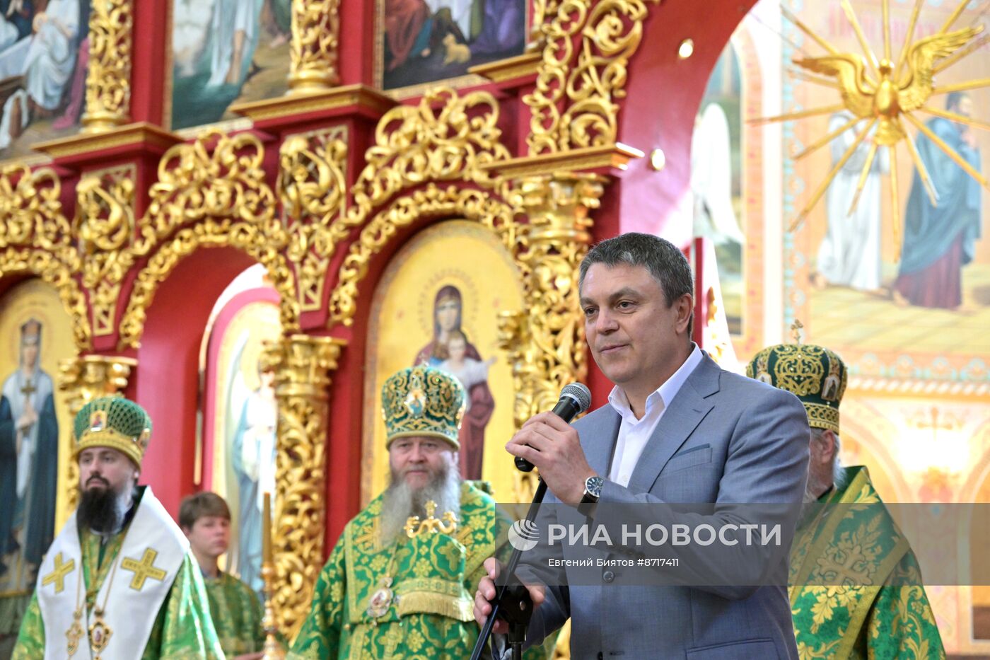 Праздничное богослужение по случаю 80-летия Луганской епархии