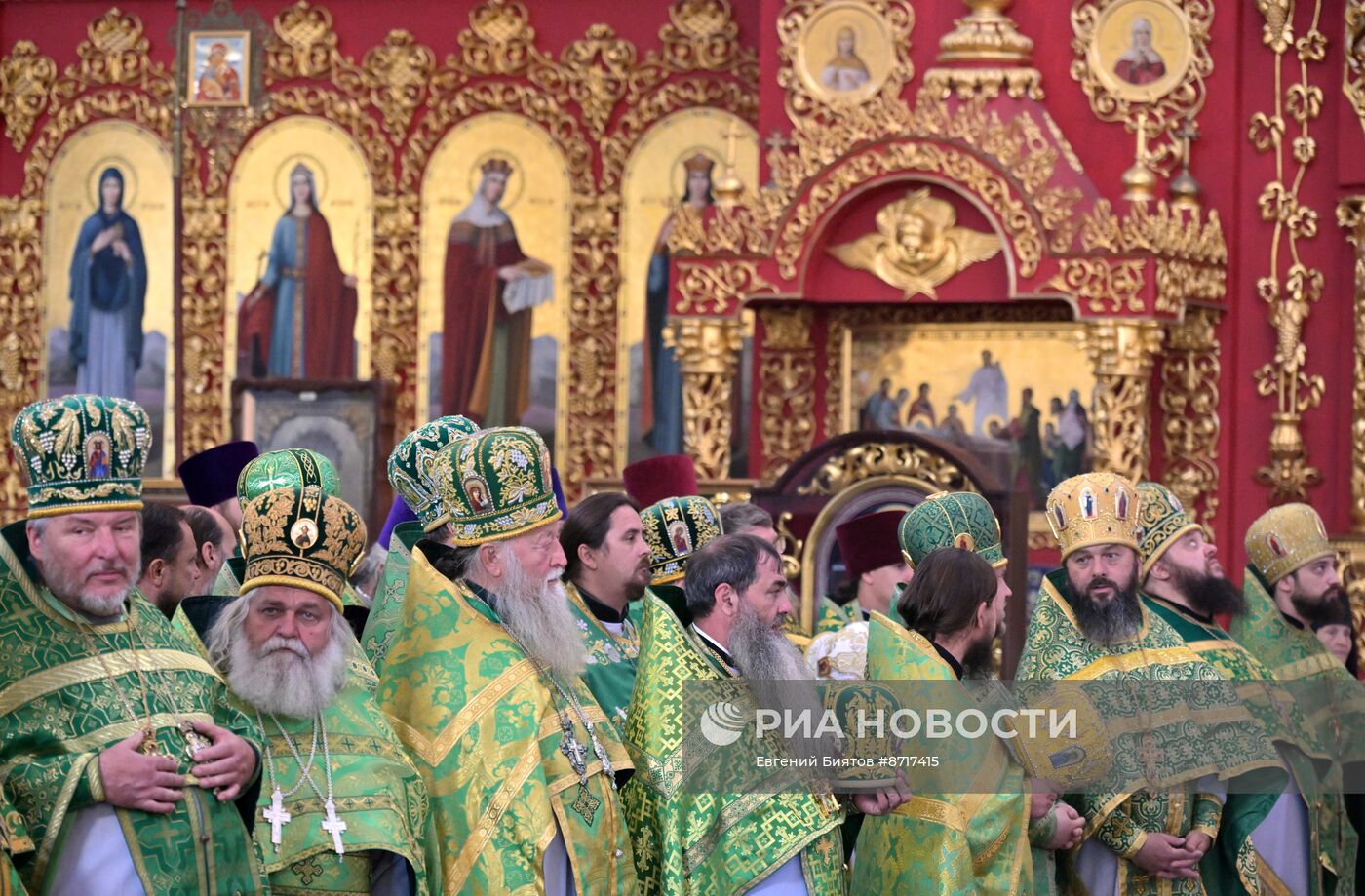 Праздничное богослужение по случаю 80-летия Луганской епархии